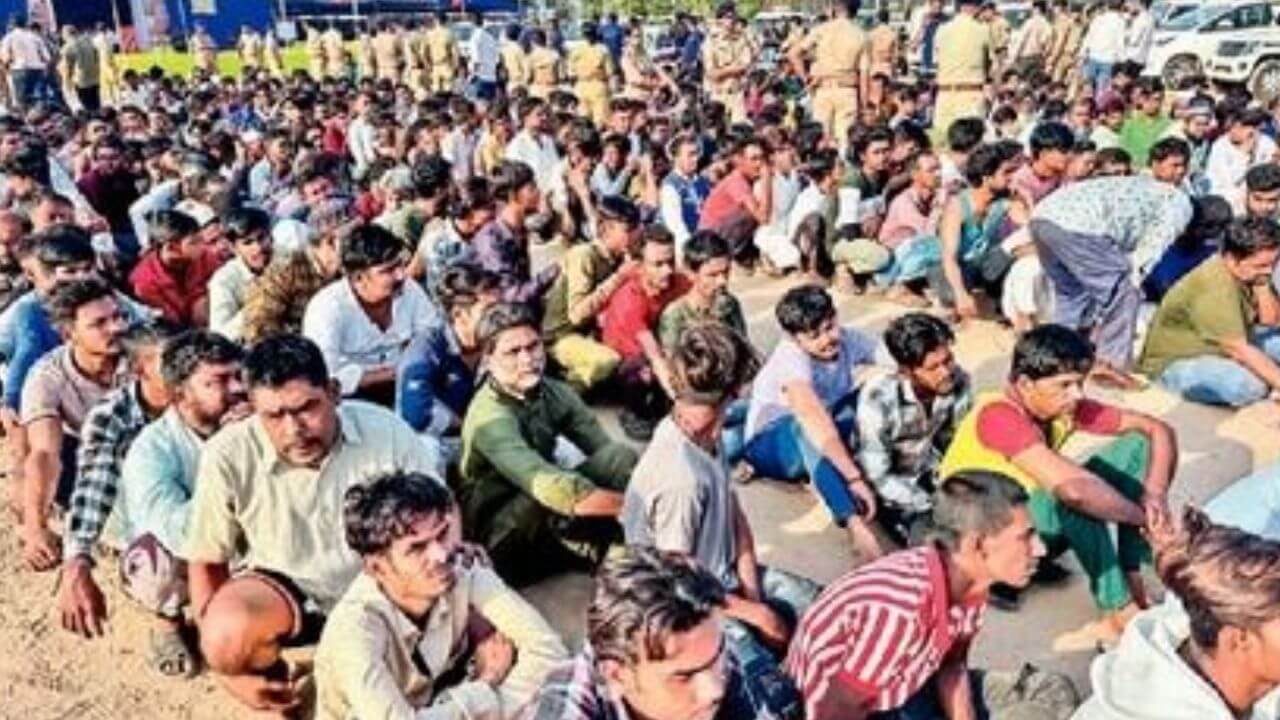 गुजरातमध्ये घुसखोरांविरोधात मोठी कारवाई, एका दिवसात 'इतके' बांगलादेशी ताब्यात