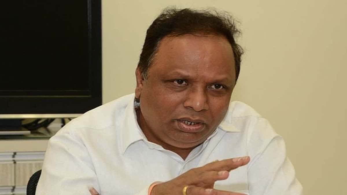 मराठीचा डंका सातासमुद्रापार! ‘कान’ आंतरराष्ट्रीय चित्रपट महोत्सवात ४ मराठी चित्रपटांची निवड, सांस्कृतिक मंत्री आशिष शेलारांची माहिती
