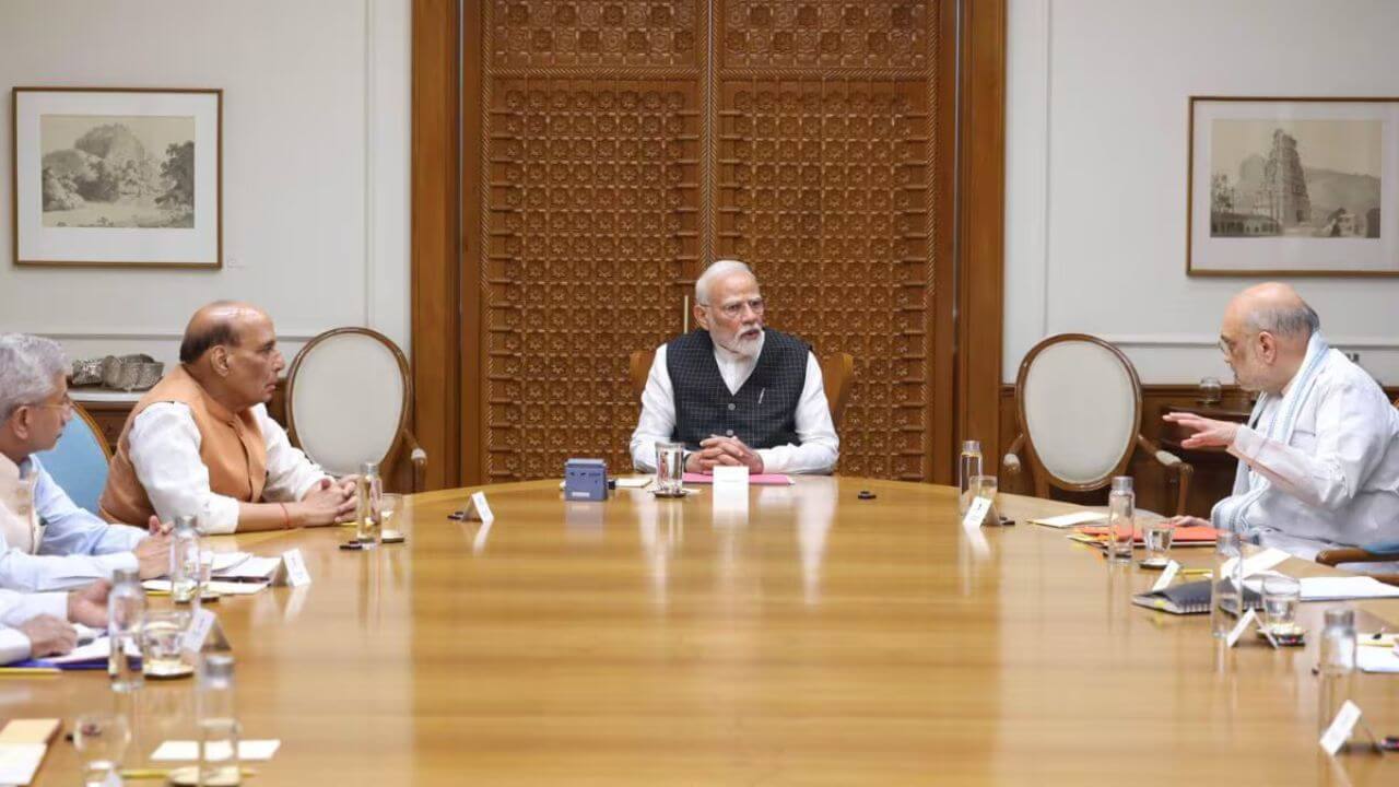 सिंधू करार स्थगित, व्हिसा बंदी; सीसीएसच्या बैठकीत पाकिस्तान विरोधात धडाकेबाज निर्णय