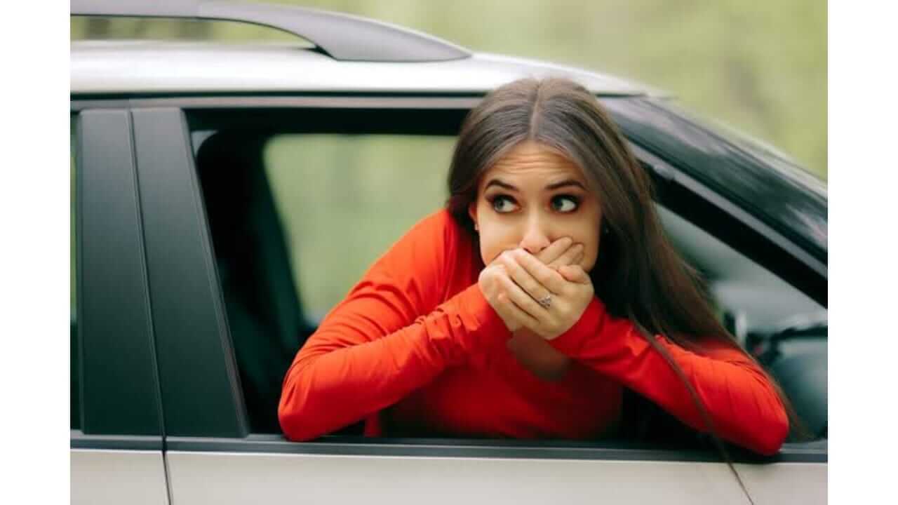 फिरायला जाताना गाडीत तुम्हालाही मळमळते का? ‘हे’ उपाय करून बघा
