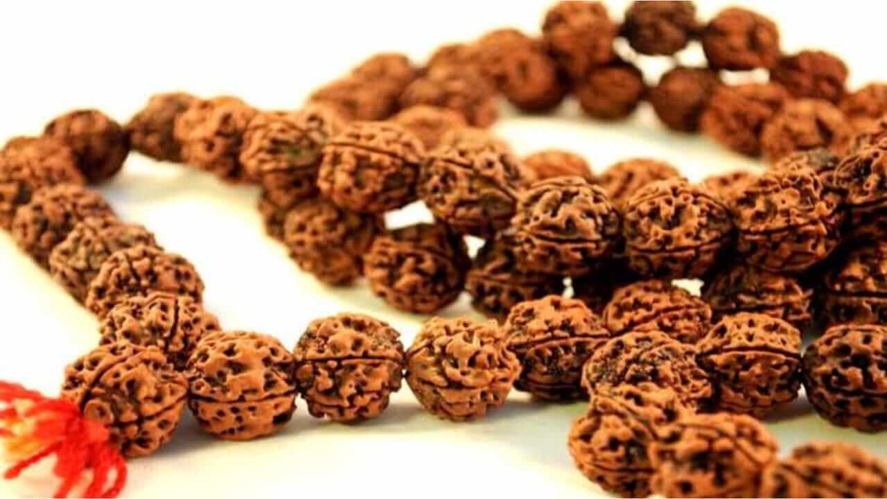 जपमाळेत 108 मणी का असतात, त्यामागील रहस्य काय आहे, जाणून घ्या...