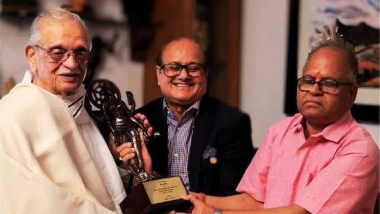 ज्येष्ठ कवी गुलजार यांना 'ज्ञानपीठ' पुरस्कार प्रदान
