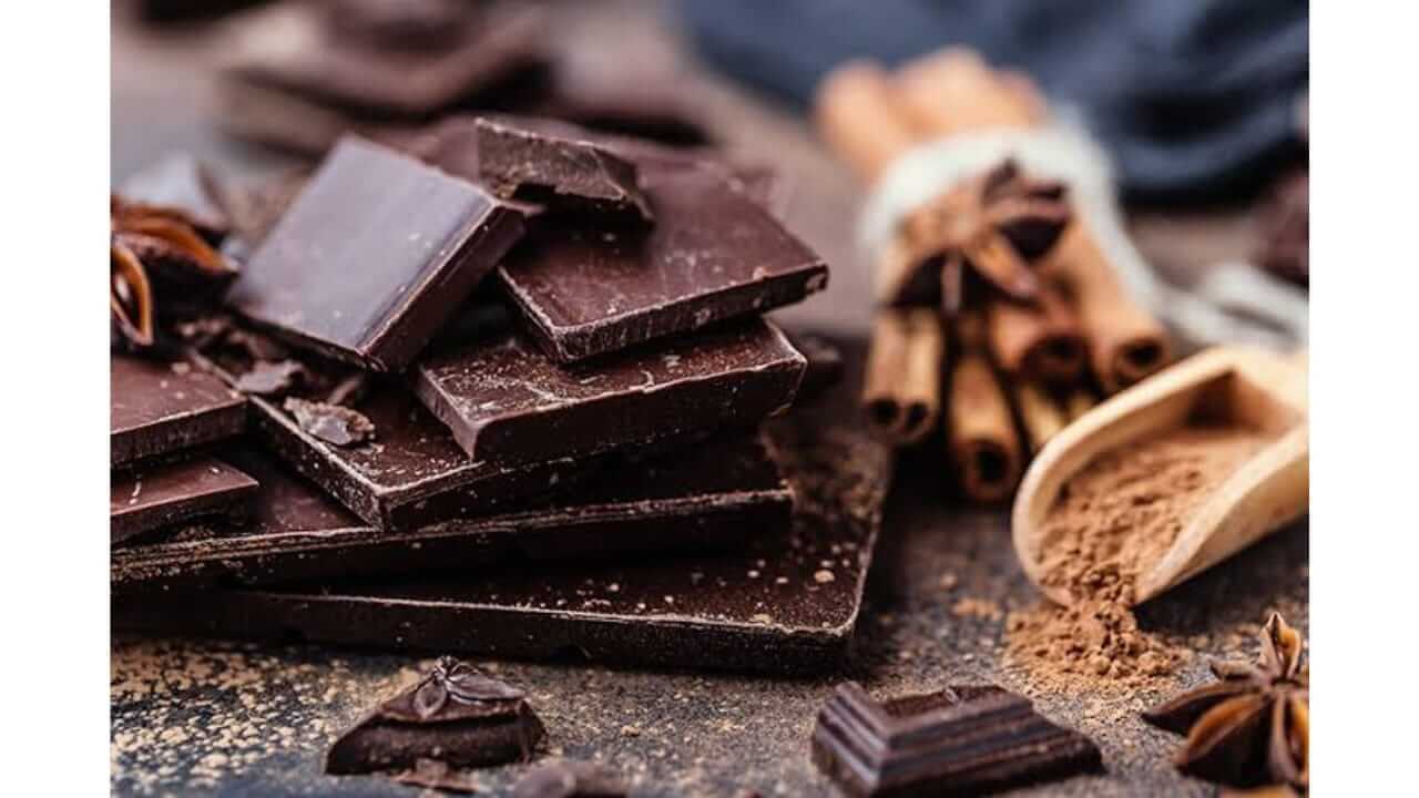 मासिक पाळी दरम्यान ‘डार्क चॉकलेटचे' सेवन नक्की करा; जाणून घ्या त्याचे अनेक फायदे