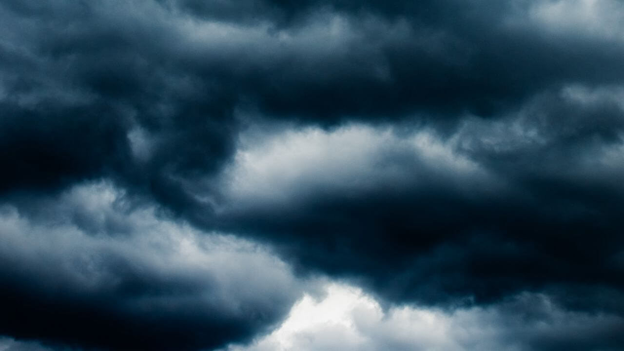 मुंबईत सकाळपासून ढगाळ वातावरण आणि रिमझिम पाऊस, यलो अलर्ट जारी...