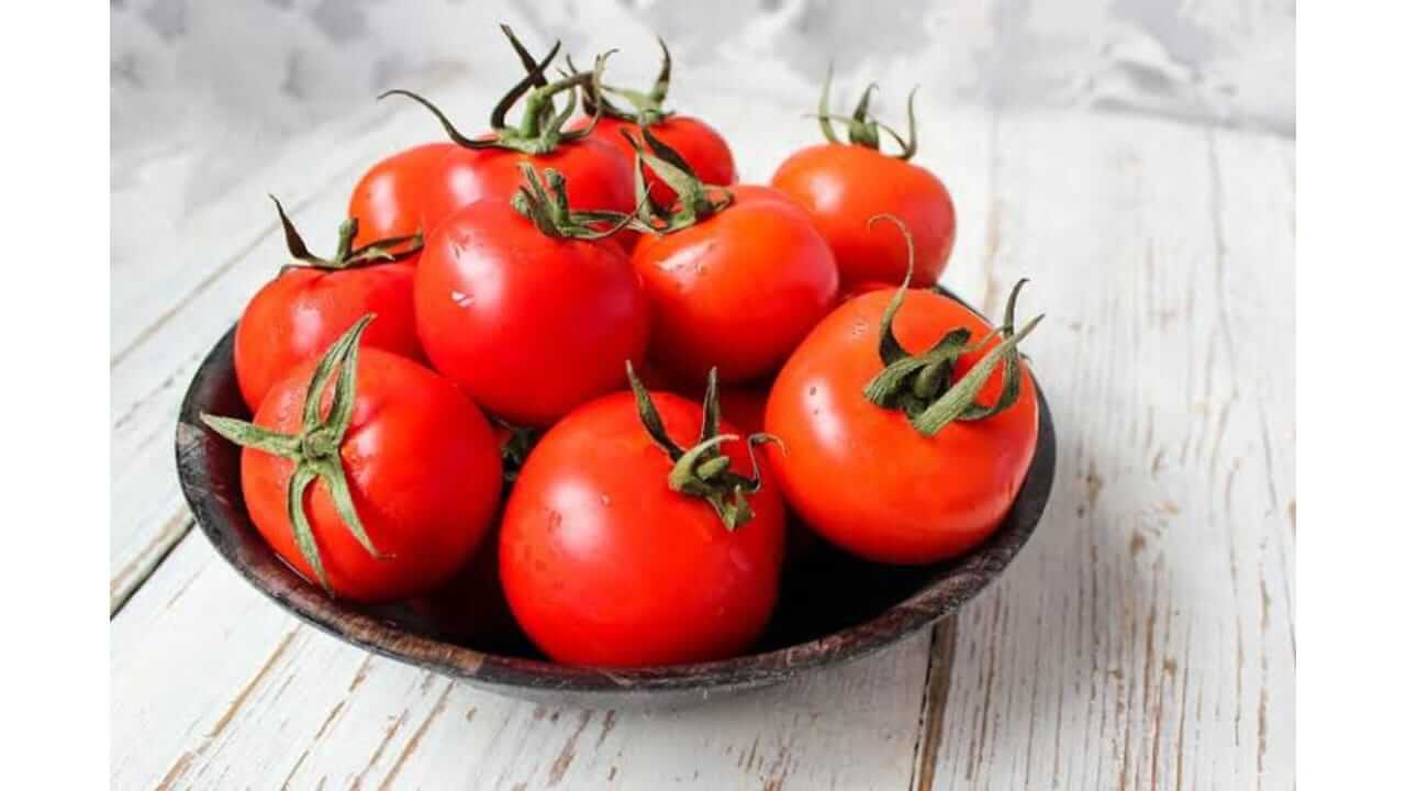 टोमॅटो खाण्याचे 'हे' फायदे माहित आहेत का? जाणून घ्या...