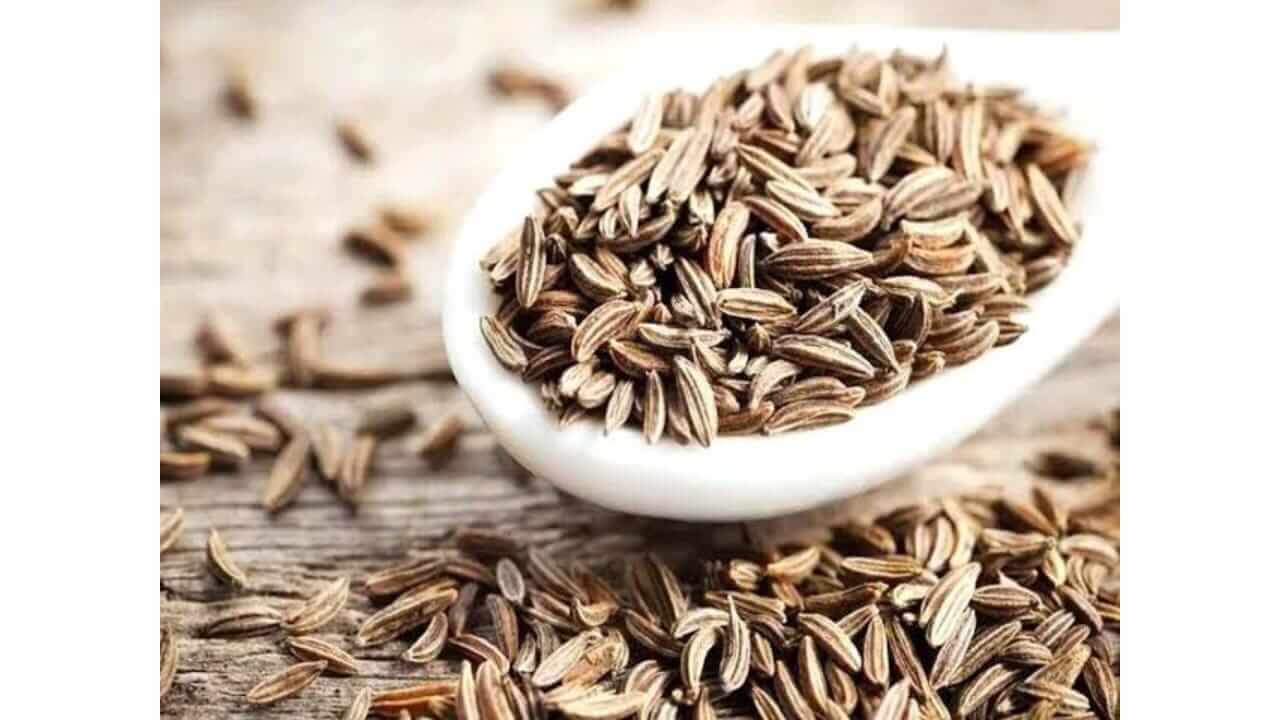 तोंडाची दुर्गंधी कमी करण्यासाठी करा 'हे' घरगुती उपाय