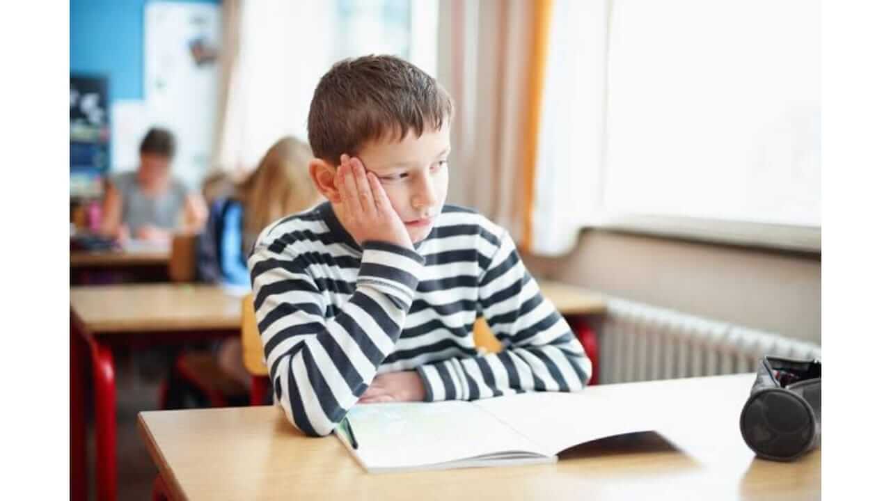 तुमच्या मुलाला अभ्यासात रस नाही का? वास्तुशास्त्रातले `हे` उपाय ठरतील फायदेशीर