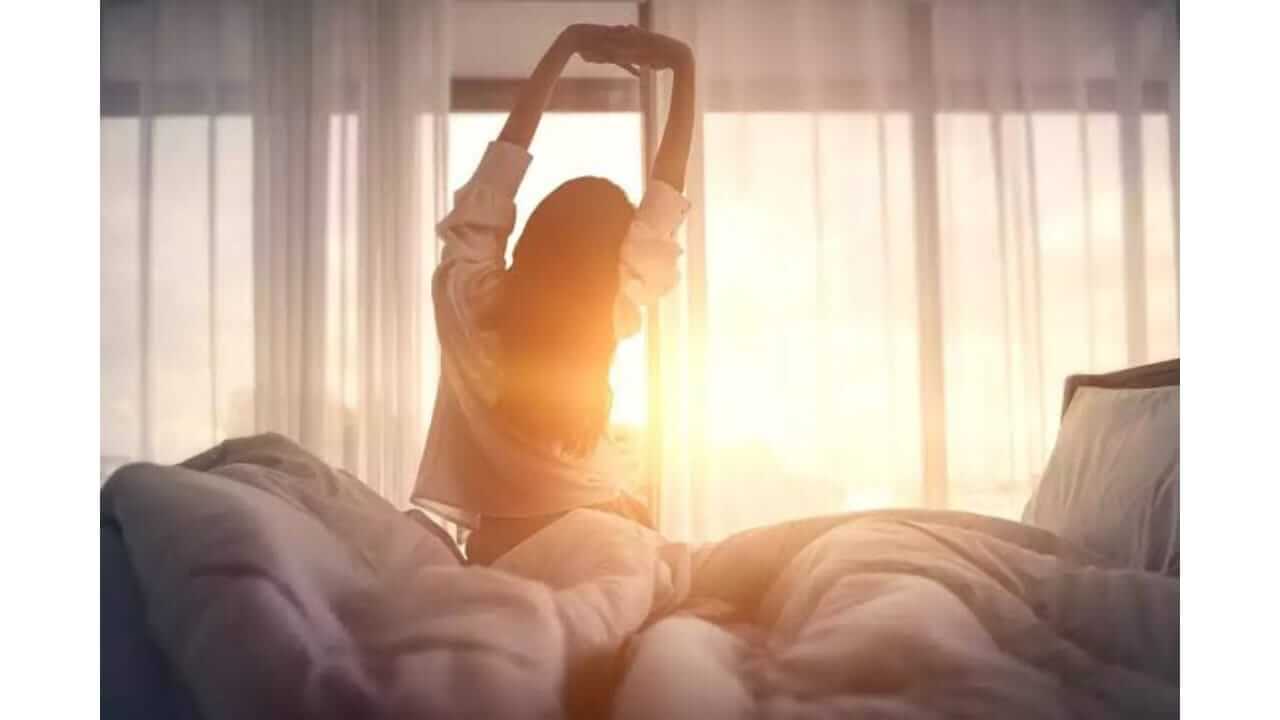 सकाळी लवकर उठणे केवळ शारीरिकच नाही तर मानसिक आरोग्यासाठीही फायदेशीर, जाणून घ्या...
