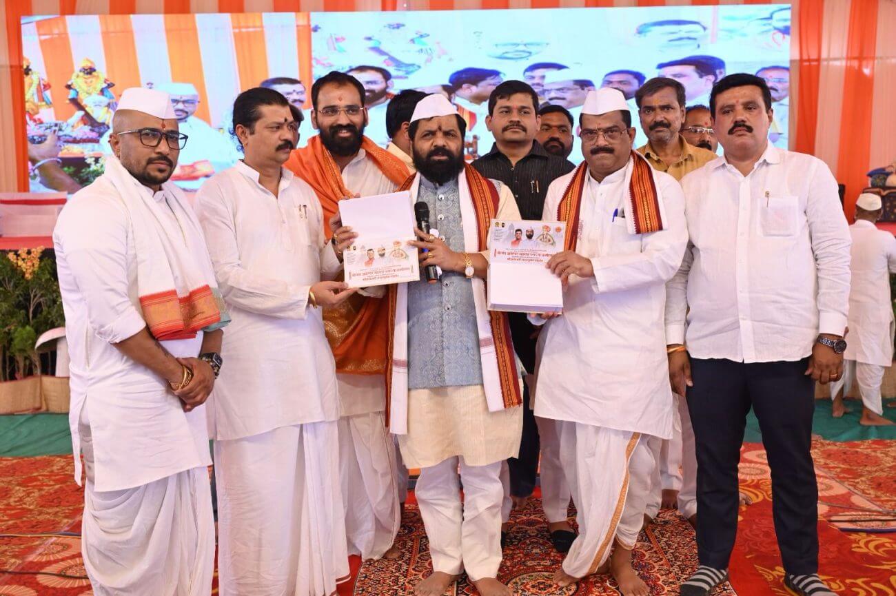 राज्यभरातील प्रत्येक घरात 'ज्ञानेश्वरी'!, उपमुख्यमंत्री एकनाथ शिंदे यांच्या माध्यमातून मोफत ग्रंथवाटपाची घोषणा – मंत्री भरत गोगावले यांची माहिती