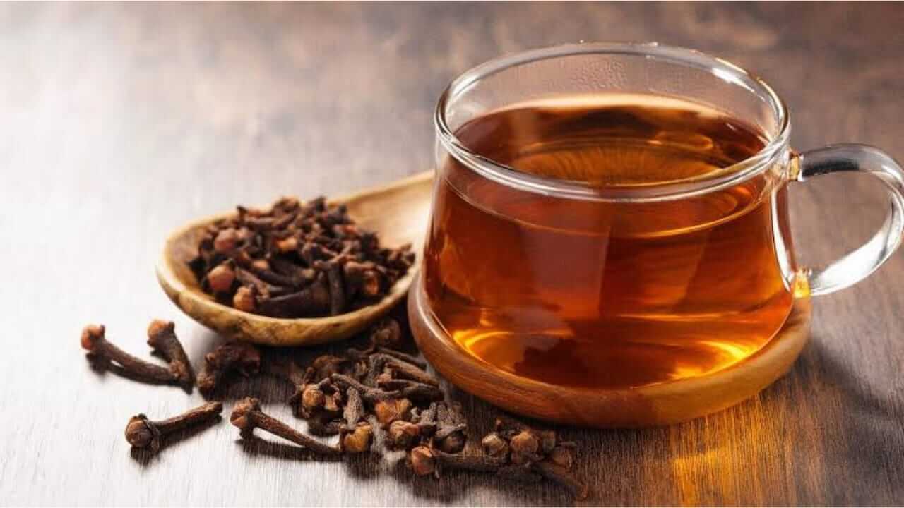 लवंगाचे पाणी आरोग्यासाठी फायदेशीर; अनेक आजारांपासून मिळेल आराम, जाणून घ्या फायदे