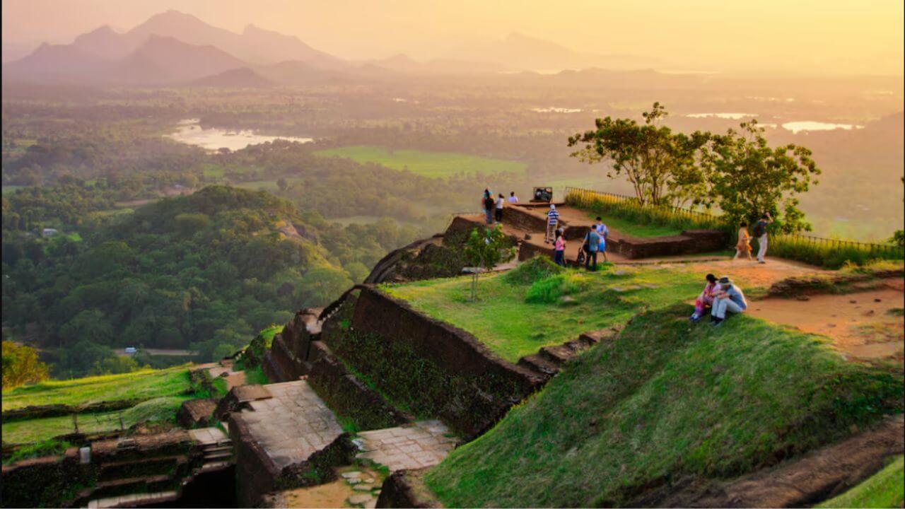 सुट्टीत फिरायला जाण्याचा प्लॅन करताय? महाराष्ट्रातील 'ही' ४ ठिकाणे आहेत बेस्ट