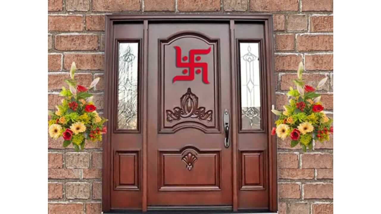 वास्तुनुसार, मुख्य प्रवेशद्वारावर करा ‘हे’ बदल, दूर होतील वास्तुदोष!