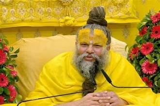 प्रेमानंद महाराज चेहऱ्यावर कशाचा लेप लावतात? चमकदार त्वचेचं रहस्य काय?