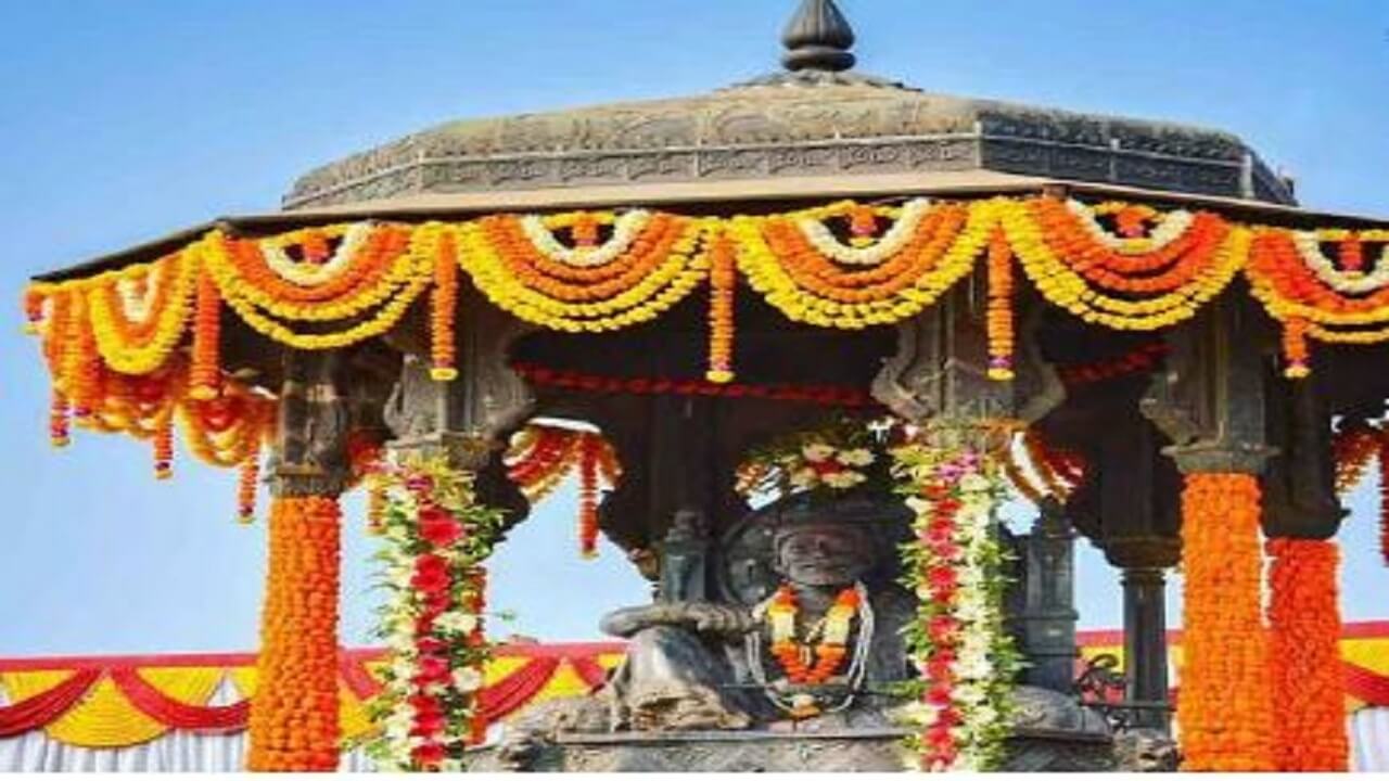 रायगडावर 352 वा शिवराज्याभिषेक सोहळा उत्साहात साजरा, 2 ते 3 लाख शिवभक्त रायगडावर उपस्थित