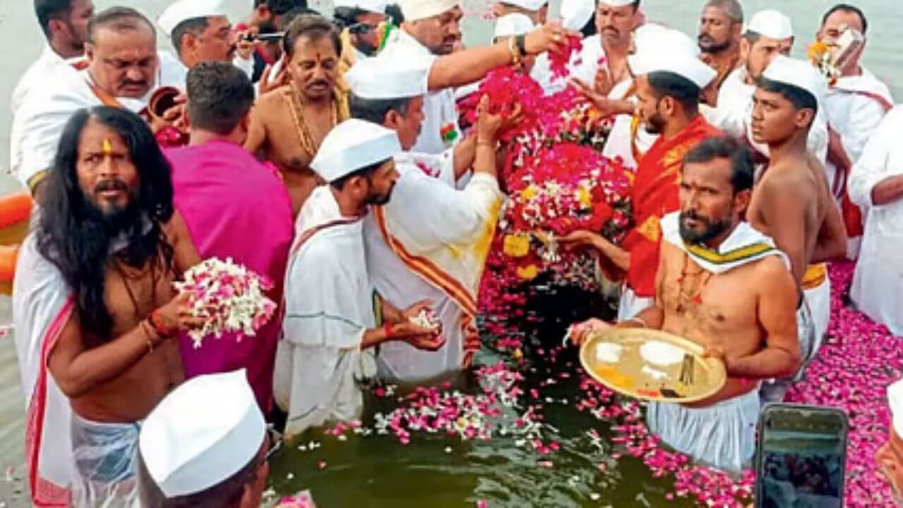 माऊलींच्या पादुकांचे आज नीरा स्नान; लोणंदला मुक्काम, वारकऱ्यांमध्ये उत्साह