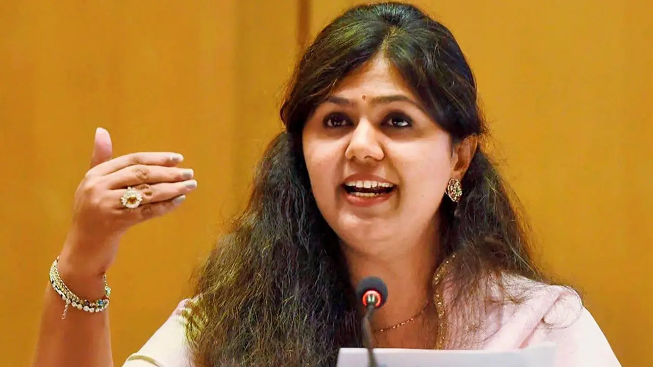 कापडी पिशवी वापर करा, प्लास्टिकचे वापर टाळा, पर्यावरण मंत्री पंकजाताई मुंडेंचे आवाहन