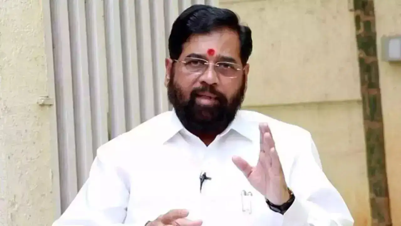 लाडक्या बहिणीच्या किडनी ट्रान्सप्लांटच्या मदतीसाठी धावले एकनाथ शिंदे, स्वतःच्या चार्टर्ड विमानाने आणून रुग्णालयात केले दाखल