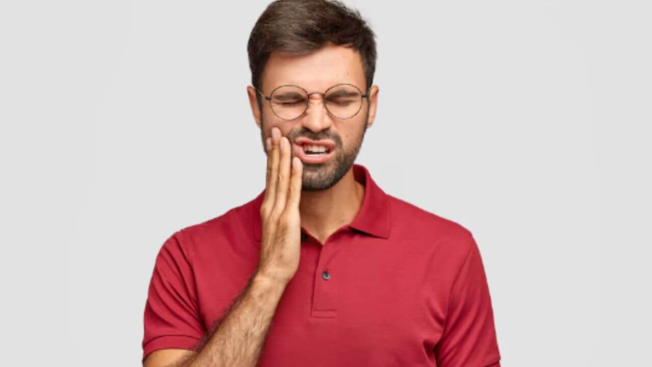 दातदुखी होऊन ठणका मारतोय? 'हे' घरगुती उपाय कमी करतील वेदना