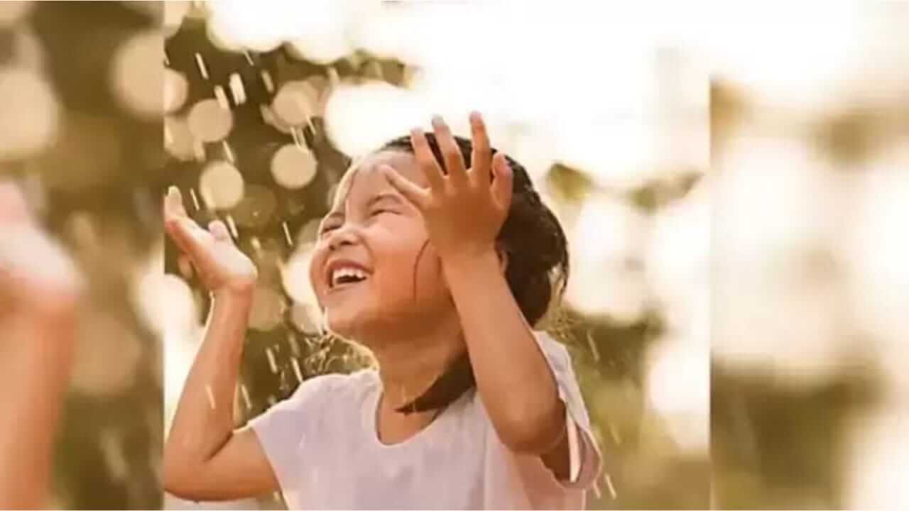 मुलांना पावसाळ्यात दुषित पाण्यामुळे होणारे गंभीर आजार टाळा, मुलांची विषेश काळजी घ्या