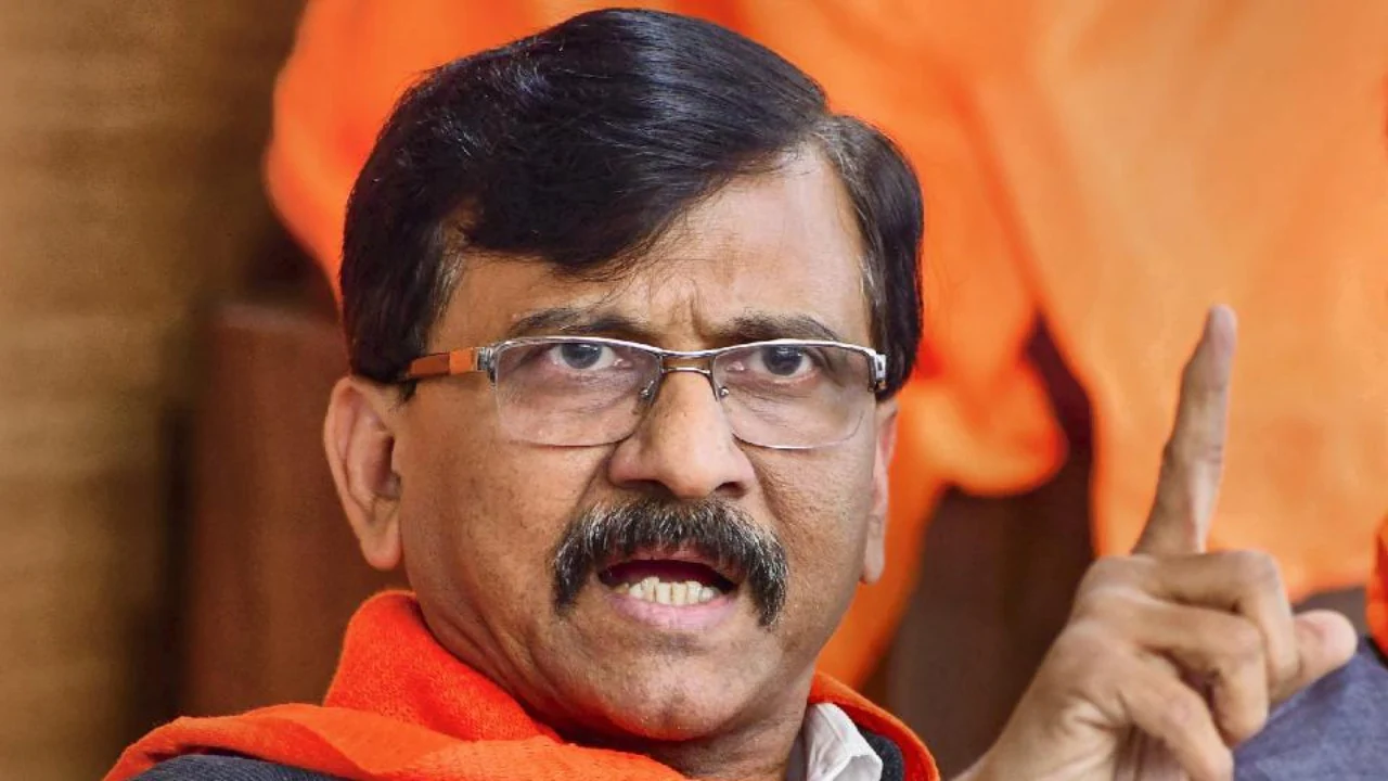 दिशा सालियन प्रकरणात आदित्य ठाकरेंनी क्लिनचीट; फडणवीसांनी माफी मागावी, राऊतांची मागणी!