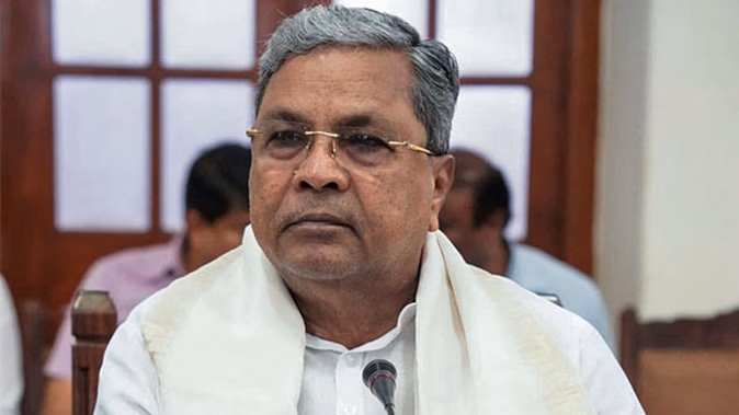 बंगळुरू बंगळुरू चेंगराचेंगरी प्रकरणी कर्नाटक सरकारने भरपाईची रक्कम वाढवली, आता मृतांच्या कुटुंबियांना २५ लाख रुपये मिळणार