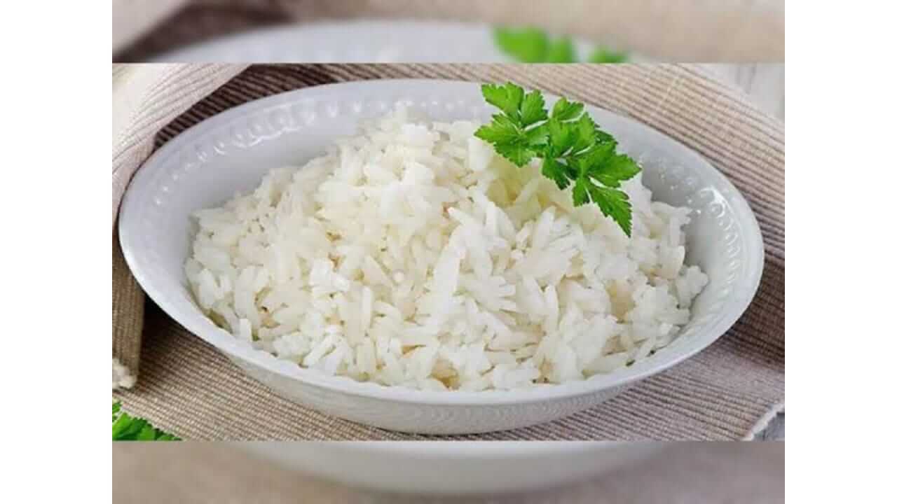 शिळा भात खाण्याचे 'हे' फायदे तुम्हाला माहित आहेत का? जाणून घ्या...