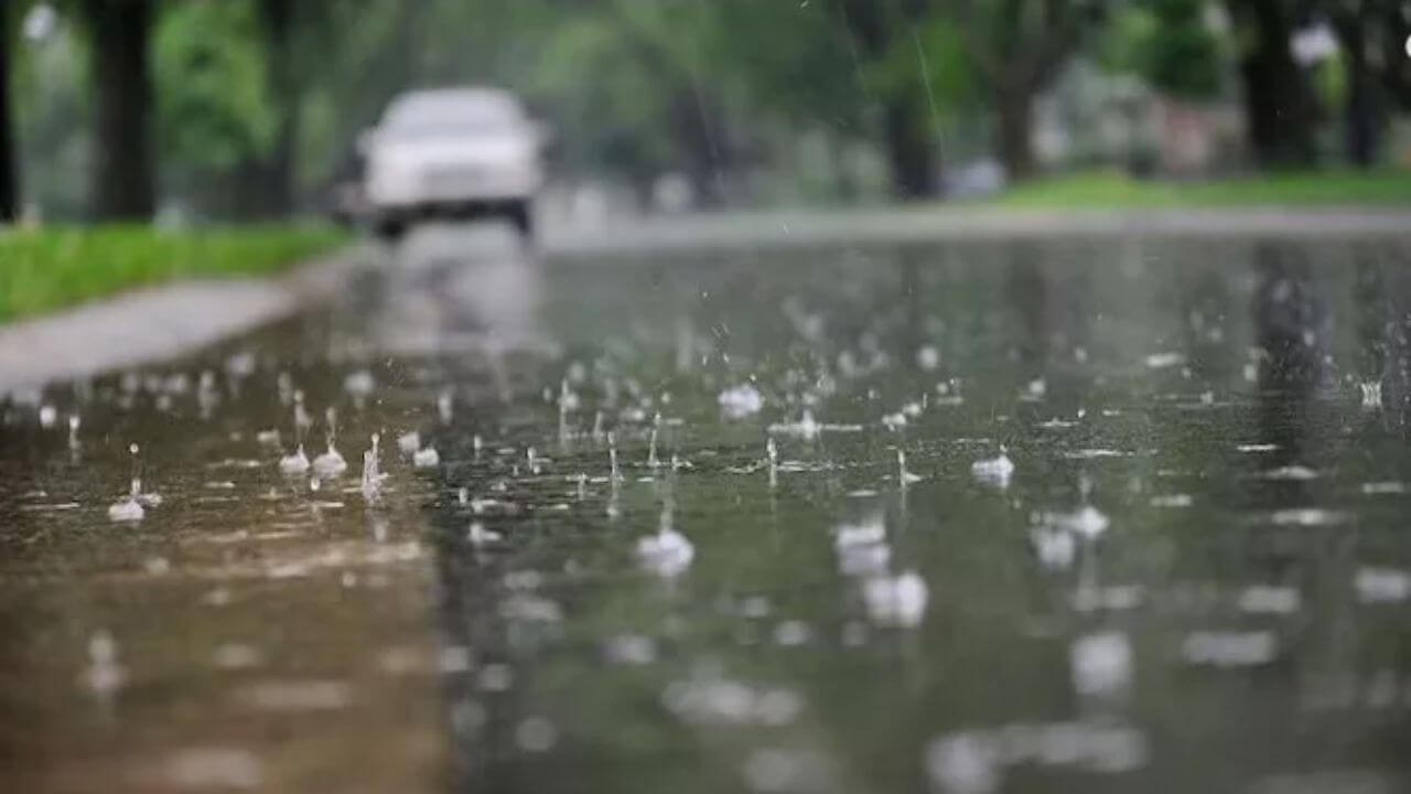 पुण्याला तुफान पावसाने झोडपलं; पुणेकरांची दैना...ठिकठिकाणी घरांत शिरलं पाणी!