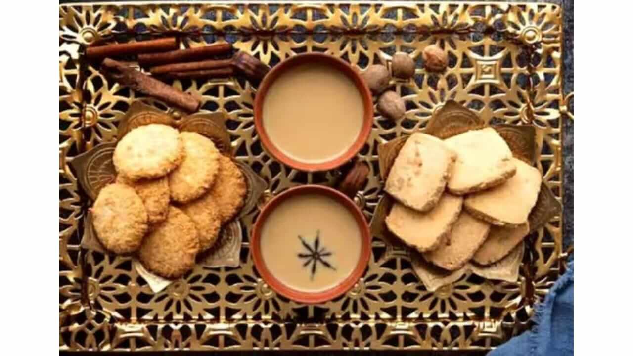 चहासोबत चुकूनही खाऊ नका ‘या’ गोष्टी, अन्यथा...
