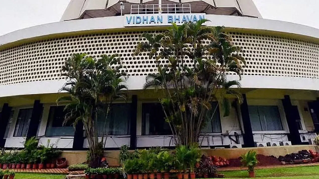 अध्यक्ष किती काळ विचार करणार? विधानसभा विरोधी पक्षनेतेपदावरून विरोधक आक्रमक आणि सभात्याग