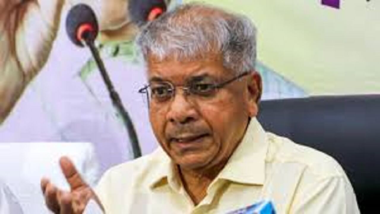 जनसुरक्षा विधेयकाविरोधात वंचित न्यायालयात जाणार, या कायद्यामुळं फुले-शाहू-आंबेडकरी विचारावर घाला - आंबेडकर